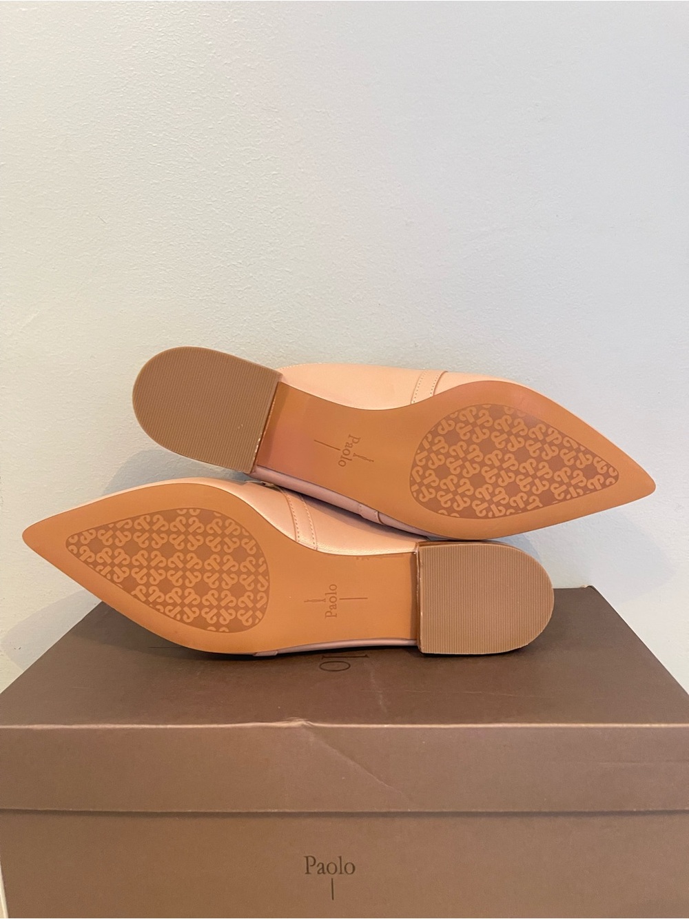 New Women’s Paolo leather mules in nude with chain size 8.5 & 5.5 - Picture 7 of 10